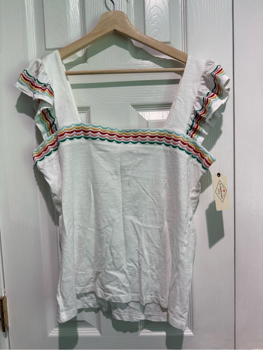 St. John's Bay White Tank with Rainbow Scallop Trim